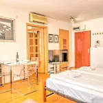 Center Aparthotel 4*