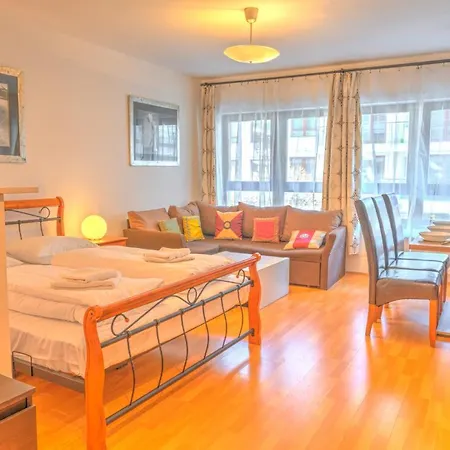 Center Apartahotel