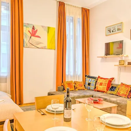 Aparthotel Center 4*