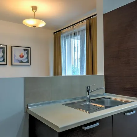 Aparthotel Center 4*