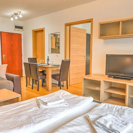 Apartahotel Center