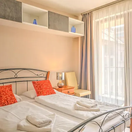 Aparthotel Center *