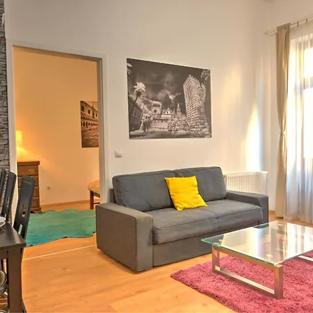 Center * Budapešť