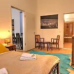Lägenhetshotell Center 4*